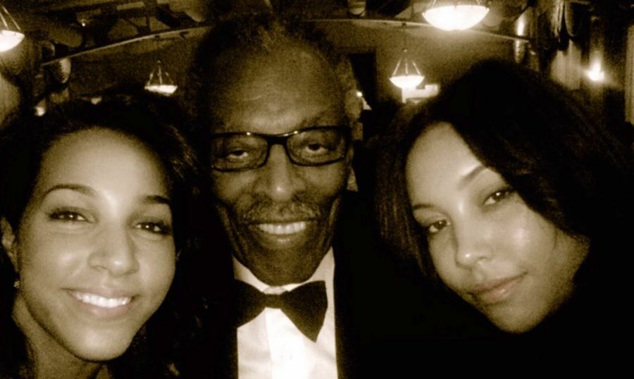 20200716 Lincoln and his granddaughters Marissa and Erika ByBlacks 900x538px
