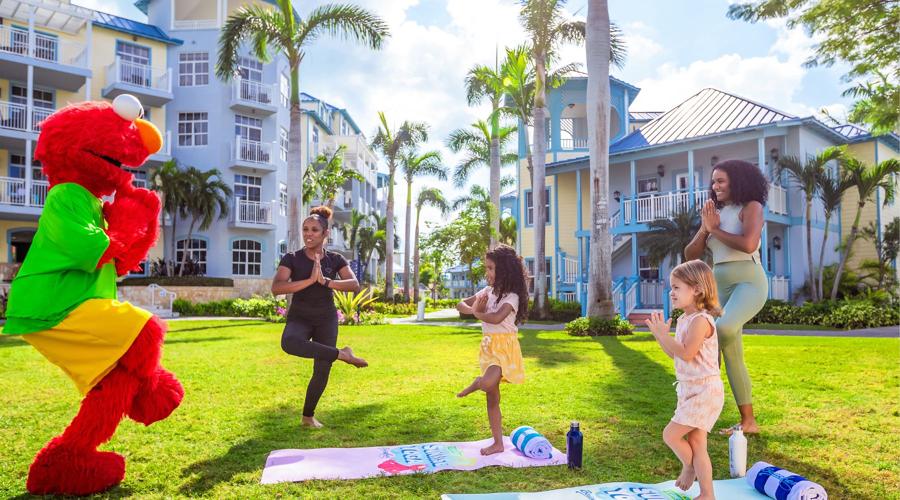 250922 Beaches Resort Elmo yoga