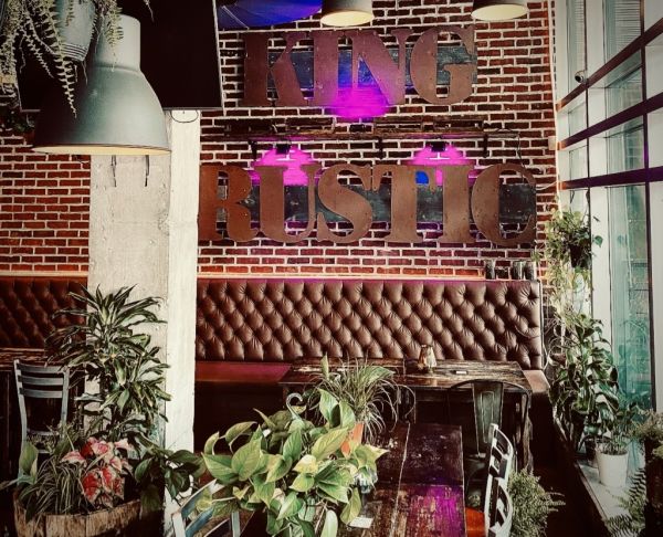 King Rustic kitchen
