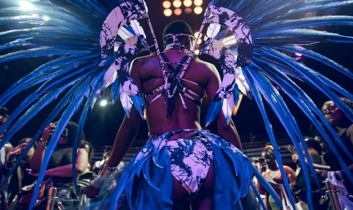 AfroChic Raises The Bar Yet Again