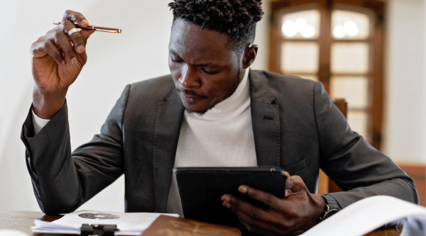 The Strategy Illusion: Why AI Can’t Think For Your Business