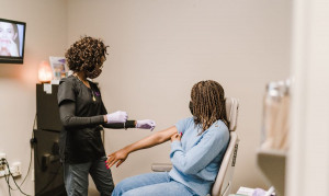 What Black Canadian Doctors Are Saying About The COVID-19 Vaccine