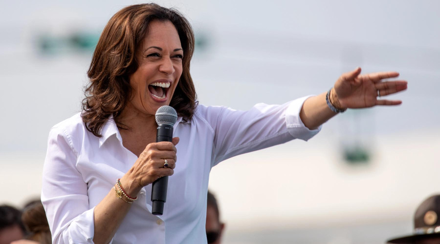 Des Moines, Iowa / USA - August 10, 2019: United States Senator and Democratic presidential candidate Kamala Harris greets supporters.