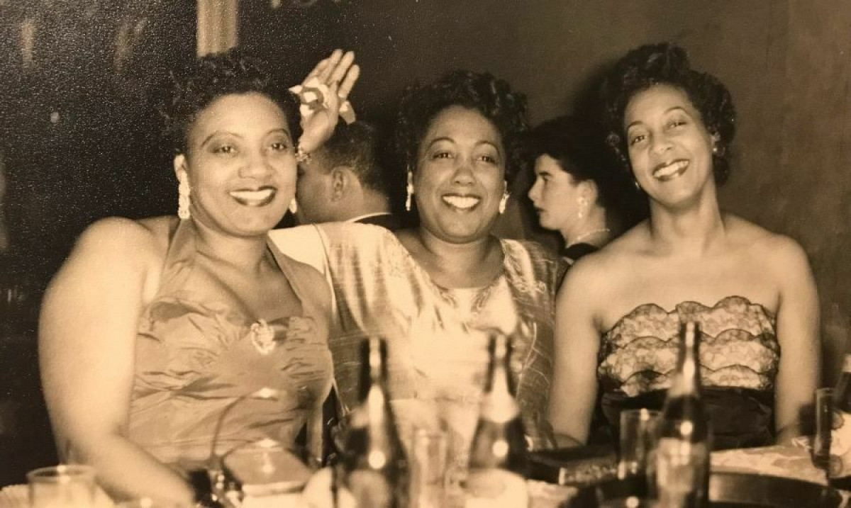 L-R: Harrison sisters: Fern, Audrey, Yvonne